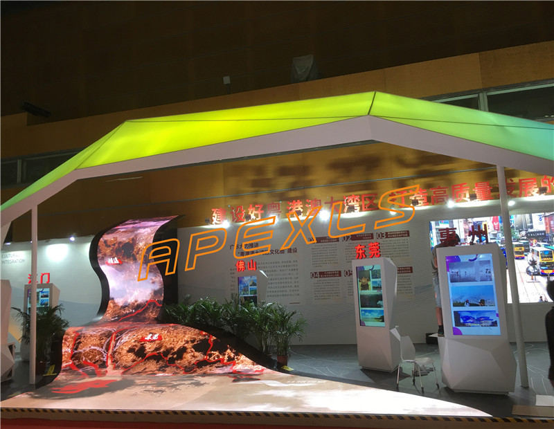 深圳市文博会项目 P4MM软模组(柔性屏）27m2+ P3.91地砖屏23.6m2