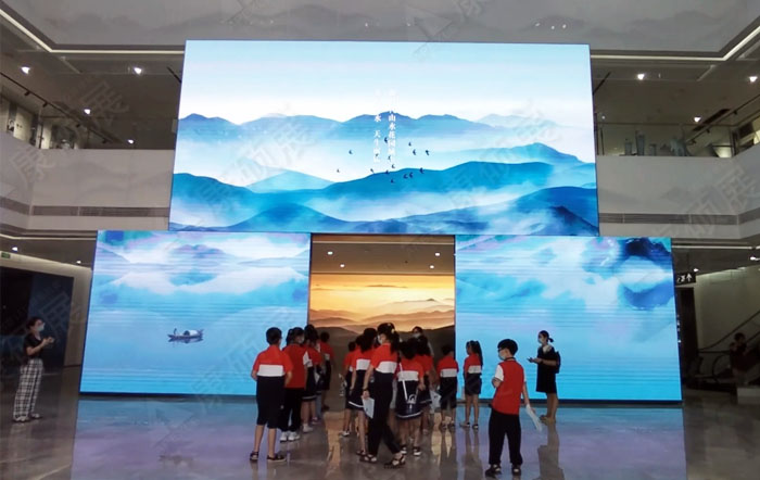 小间距显示屏价格多少钱一平方？专业解答
